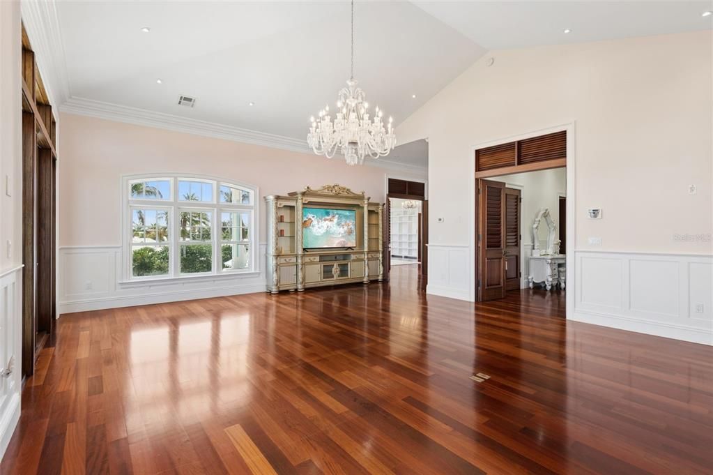 For Sale: $9,900,000 (5 beds, 4 baths, 7687 Square Feet)