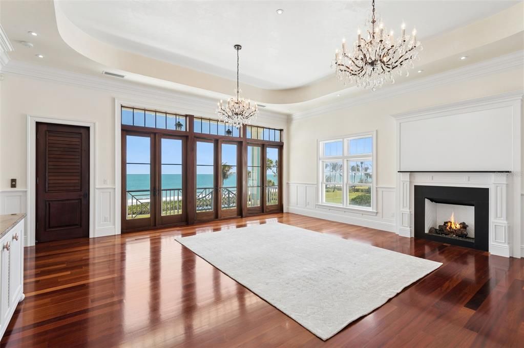 For Sale: $9,900,000 (5 beds, 4 baths, 7687 Square Feet)