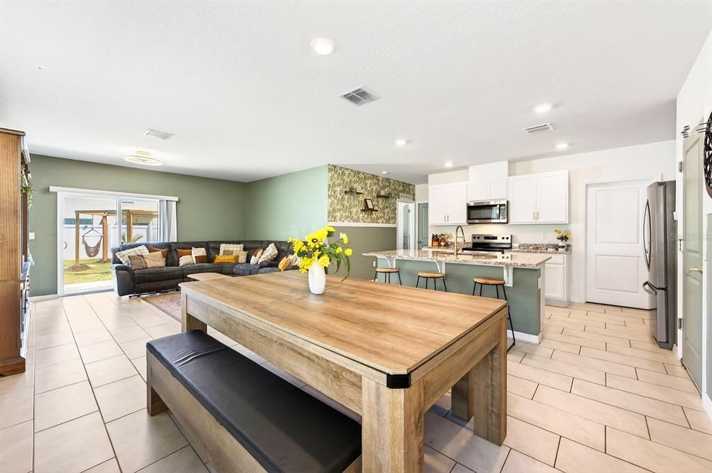 For Sale: $374,000 (5 beds, 3 baths, 2457 Square Feet)