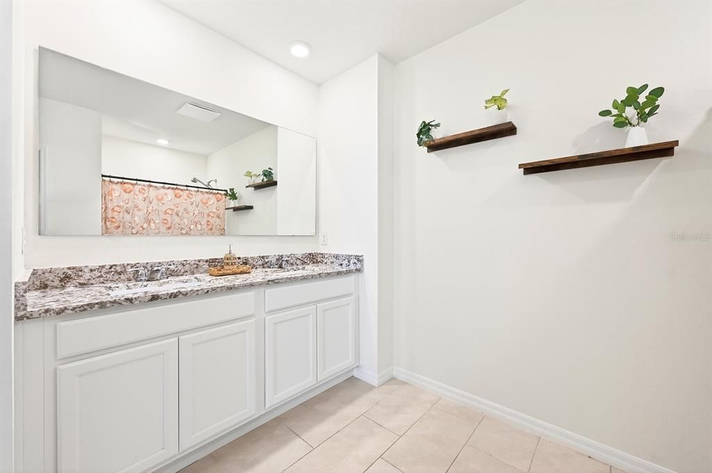 For Sale: $374,000 (5 beds, 3 baths, 2457 Square Feet)