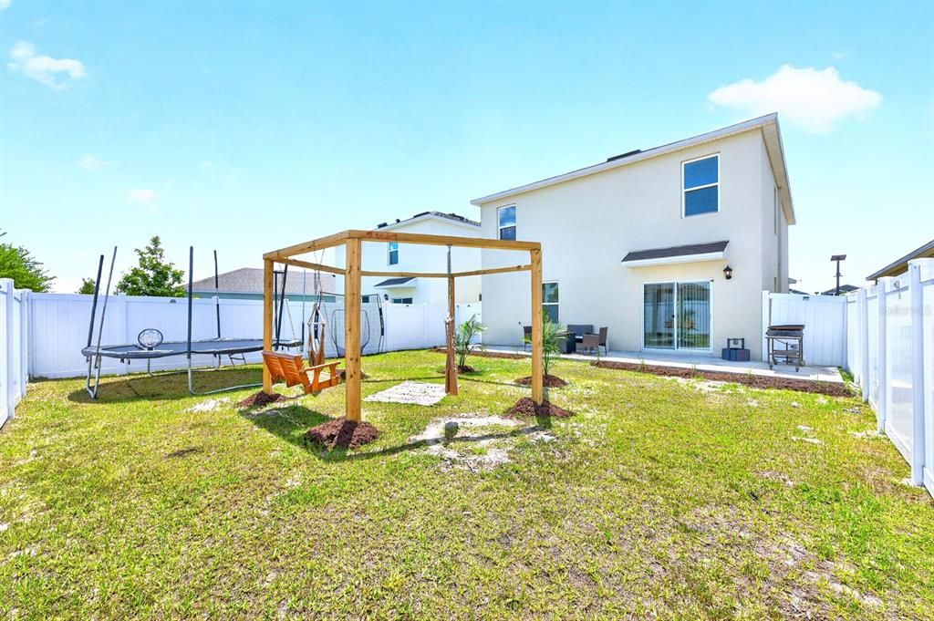 For Sale: $374,000 (5 beds, 3 baths, 2457 Square Feet)
