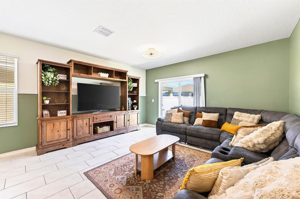 For Sale: $374,000 (5 beds, 3 baths, 2457 Square Feet)