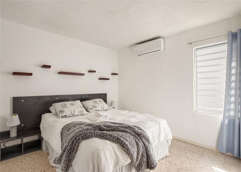 Active With Contract: $840,000 (4 beds, 3 baths, 2100 Square Feet)