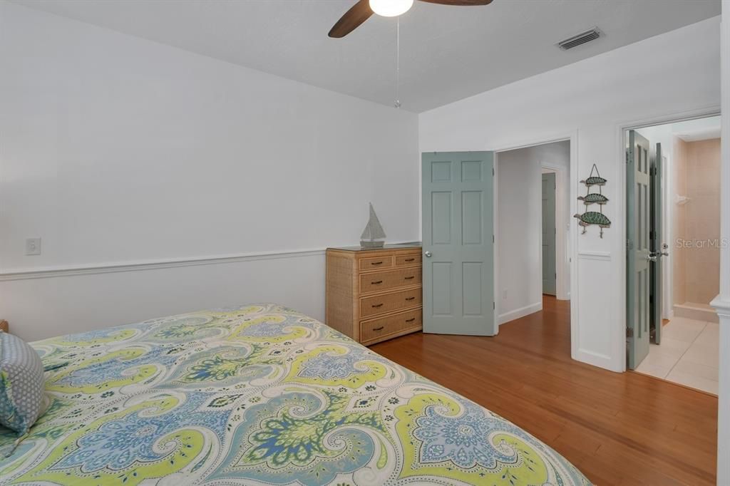 En Venta: $1,960,000 (3 camas, 2 baños, 2400 Pies cuadrados)