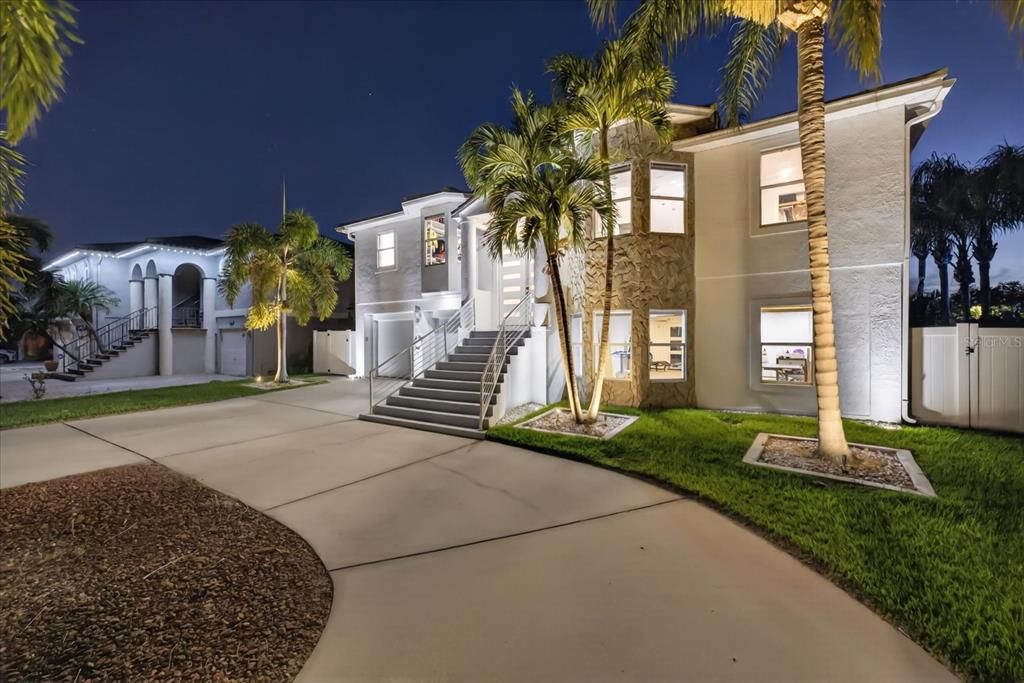 En Venta: $1,099,000 (3 camas, 3 baños, 1837 Pies cuadrados)