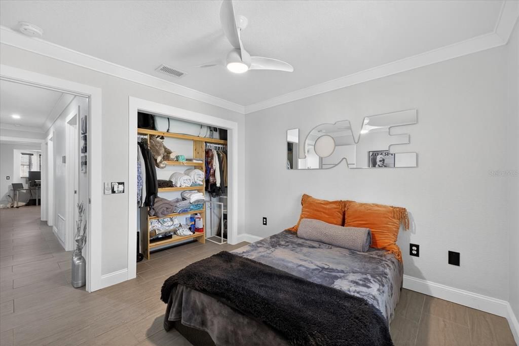 En Venta: $1,099,000 (3 camas, 3 baños, 1837 Pies cuadrados)