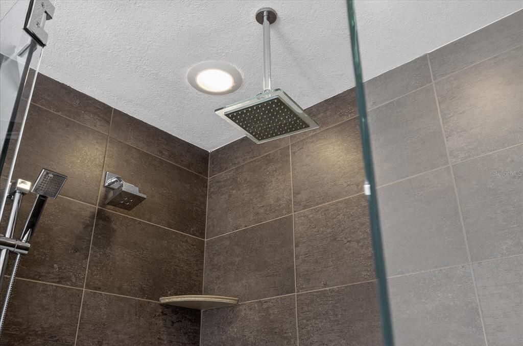 En Venta: $1,099,000 (3 camas, 3 baños, 1837 Pies cuadrados)