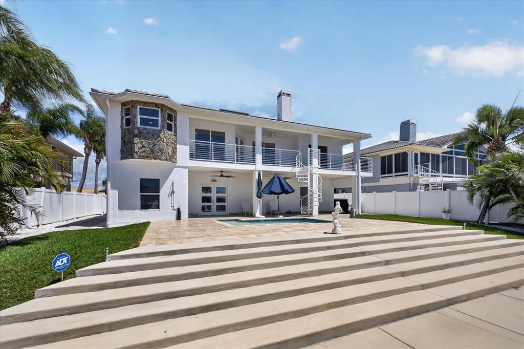 En Venta: $1,099,000 (3 camas, 3 baños, 1837 Pies cuadrados)