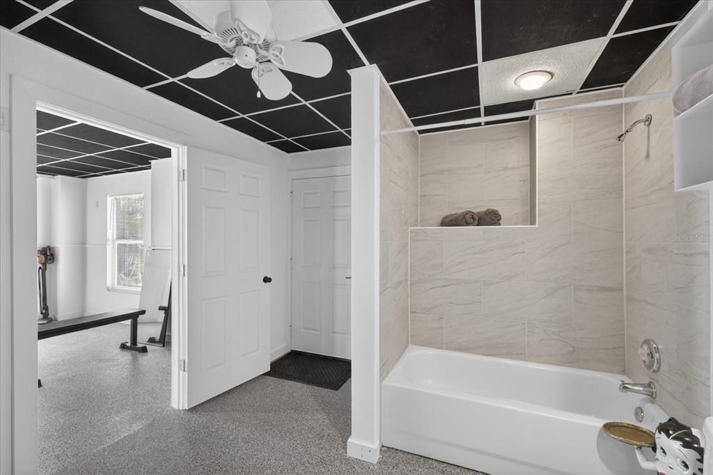 En Venta: $1,099,000 (3 camas, 3 baños, 1837 Pies cuadrados)