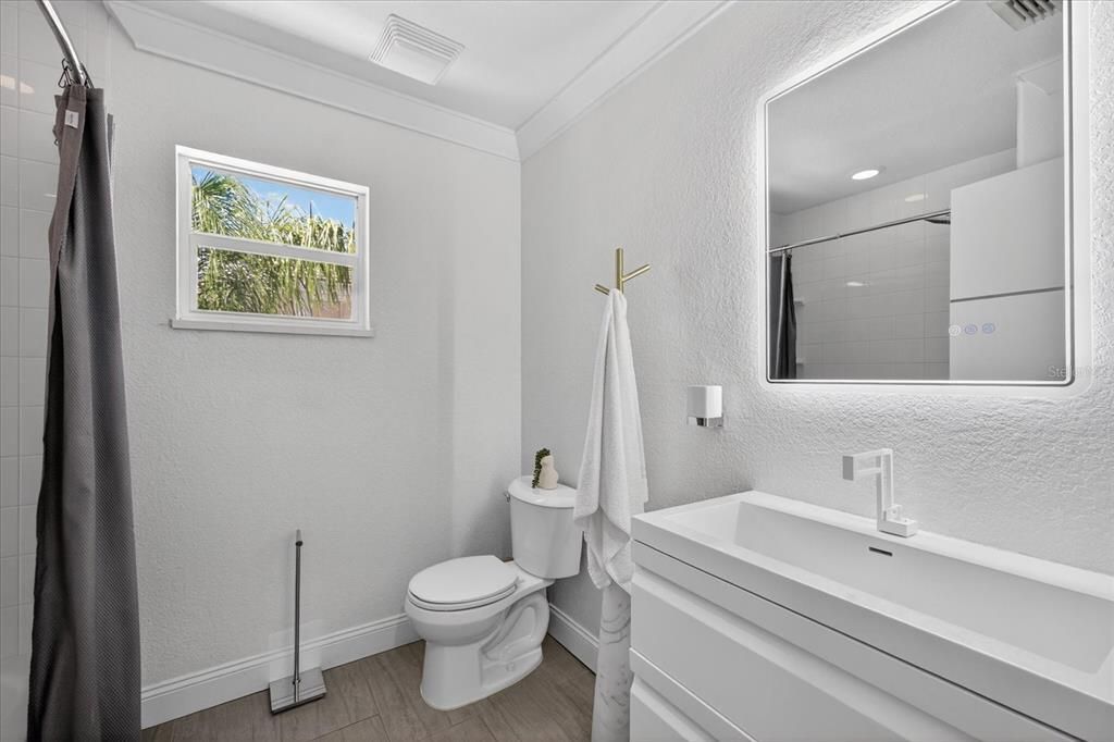 En Venta: $1,099,000 (3 camas, 3 baños, 1837 Pies cuadrados)