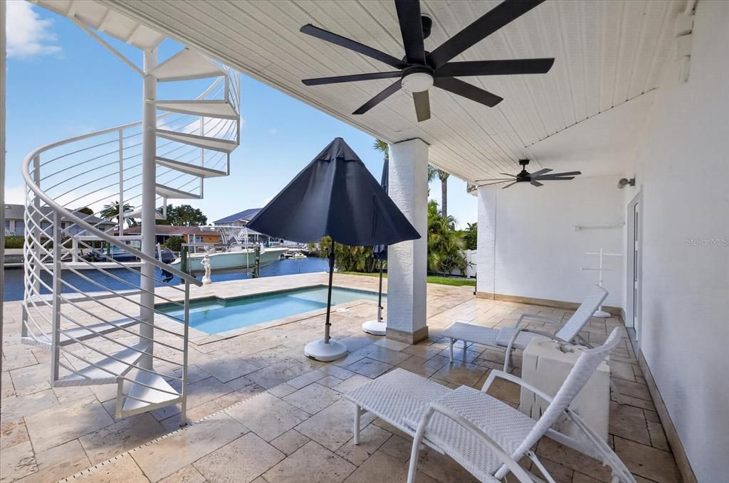 En Venta: $1,099,000 (3 camas, 3 baños, 1837 Pies cuadrados)