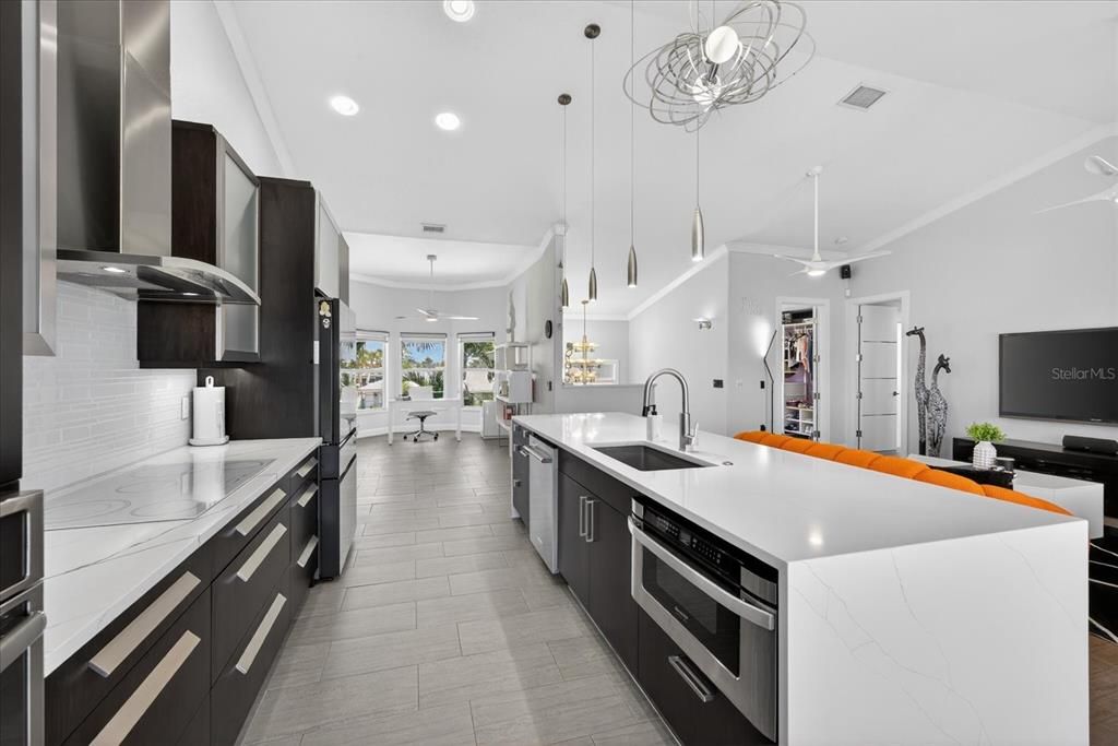 En Venta: $1,099,000 (3 camas, 3 baños, 1837 Pies cuadrados)