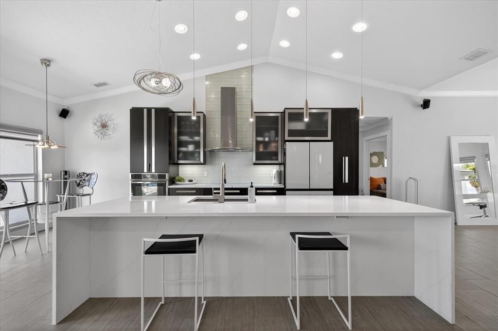En Venta: $1,099,000 (3 camas, 3 baños, 1837 Pies cuadrados)