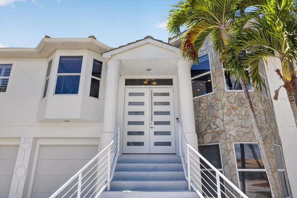 En Venta: $1,099,000 (3 camas, 3 baños, 1837 Pies cuadrados)
