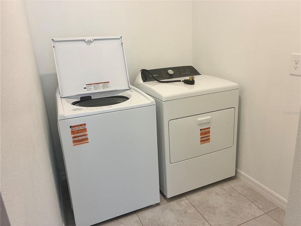 В аренду: $1,875 (3 спален, 2 ванн, 1269 Квадратных фут)