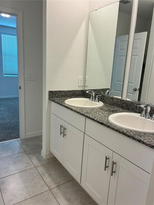В аренду: $1,875 (3 спален, 2 ванн, 1269 Квадратных фут)
