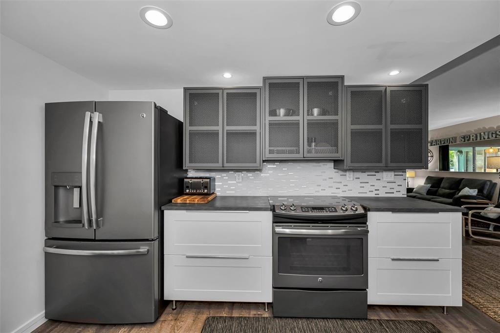 Activo con contrato: $129,500 (1 camas, 1 baños, 669 Pies cuadrados)