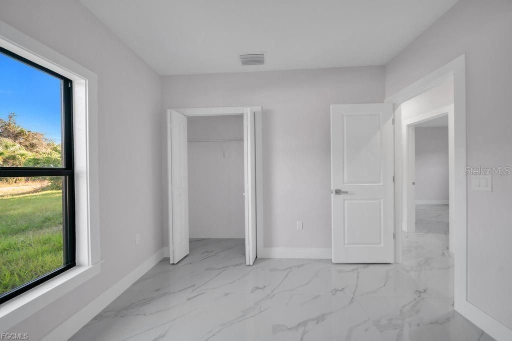 На продажу: $265,000 (3 спален, 2 ванн, 1014 Квадратных фут)