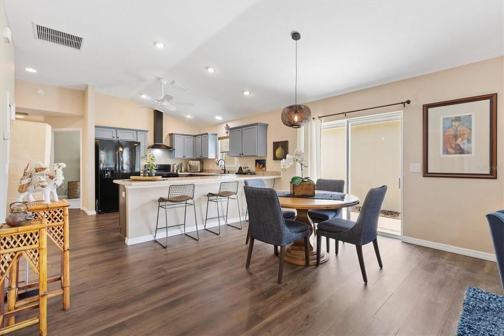En Venta: $365,000 (3 camas, 2 baños, 1425 Pies cuadrados)