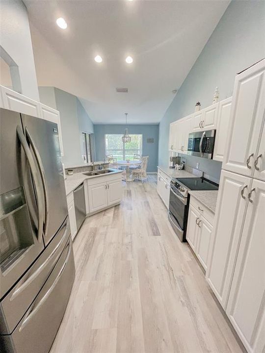 For Rent: $2,750 (3 beds, 2 baths, 1819 Square Feet)