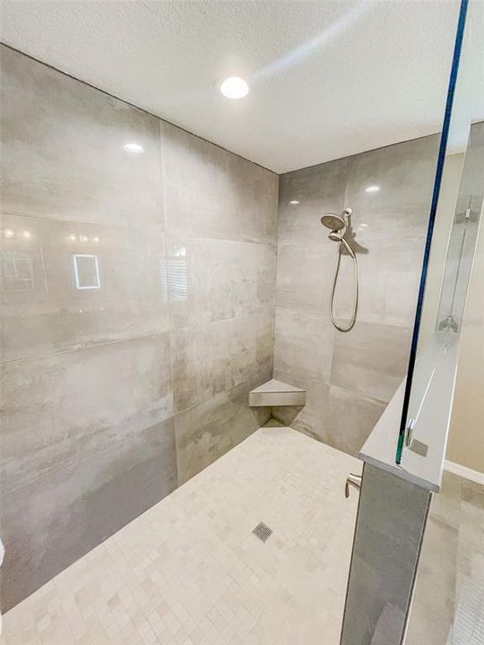 For Rent: $2,750 (3 beds, 2 baths, 1819 Square Feet)