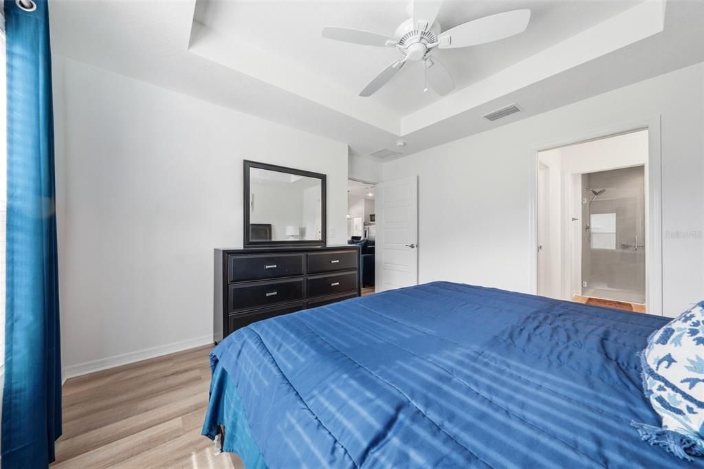 Active With Contract: $395,000 (3 beds, 2 baths, 1477 Square Feet)