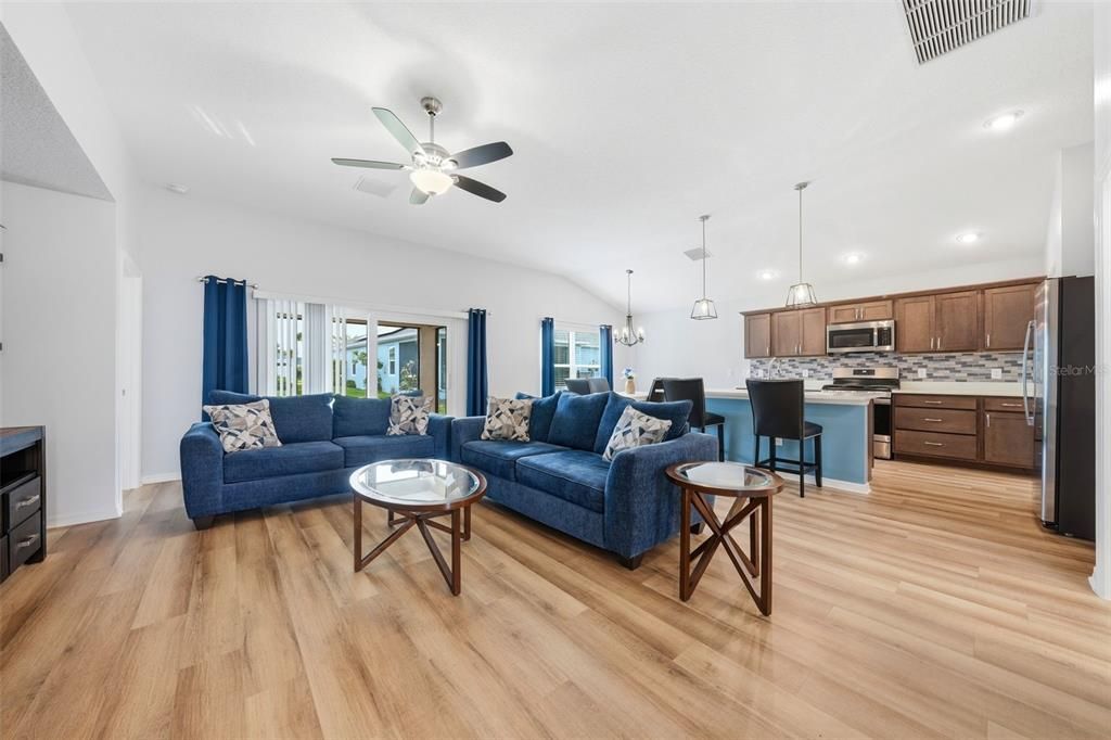 Active With Contract: $395,000 (3 beds, 2 baths, 1477 Square Feet)