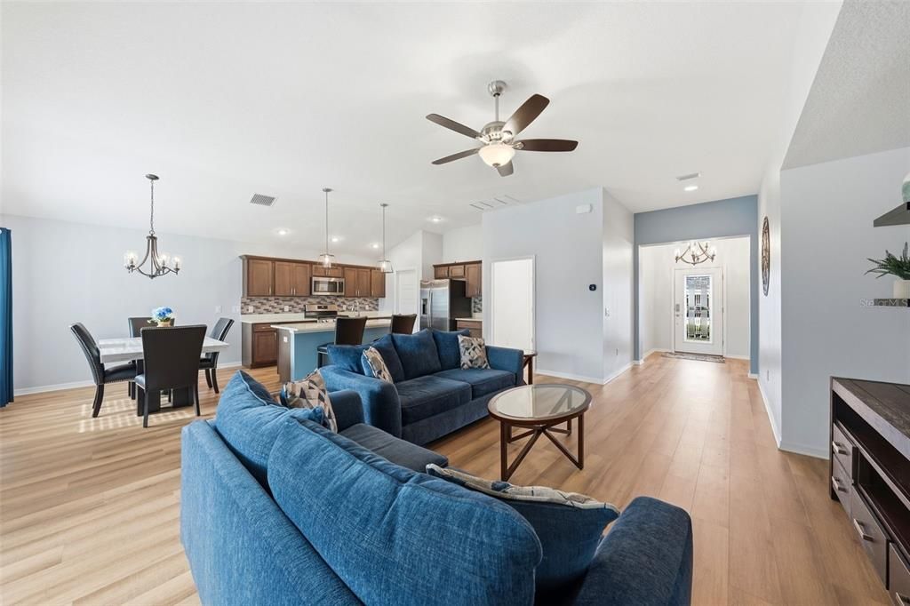Active With Contract: $395,000 (3 beds, 2 baths, 1477 Square Feet)