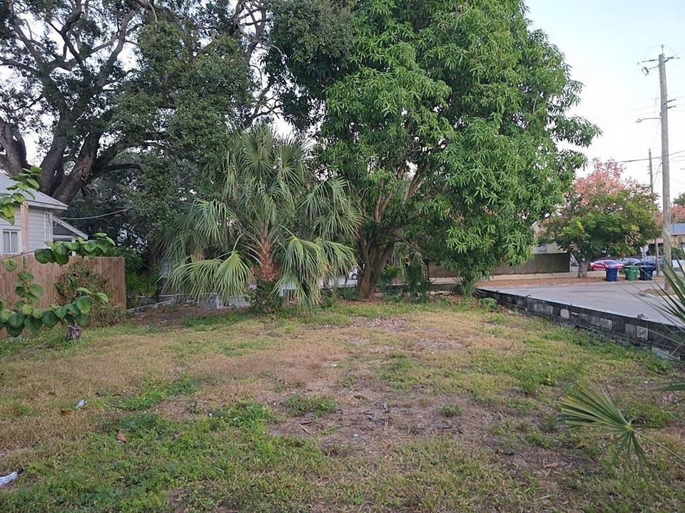 最近售出: $130,000 (0.07 acres)