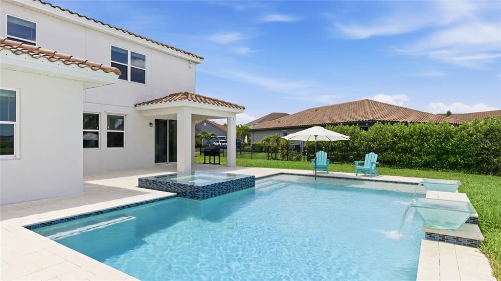 For Sale: $975,000 (5 beds, 5 baths, 3703 Square Feet)