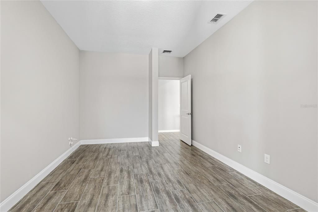 For Sale: $975,000 (5 beds, 5 baths, 3703 Square Feet)