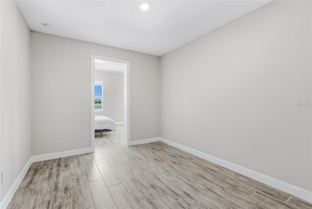 For Sale: $975,000 (5 beds, 5 baths, 3703 Square Feet)