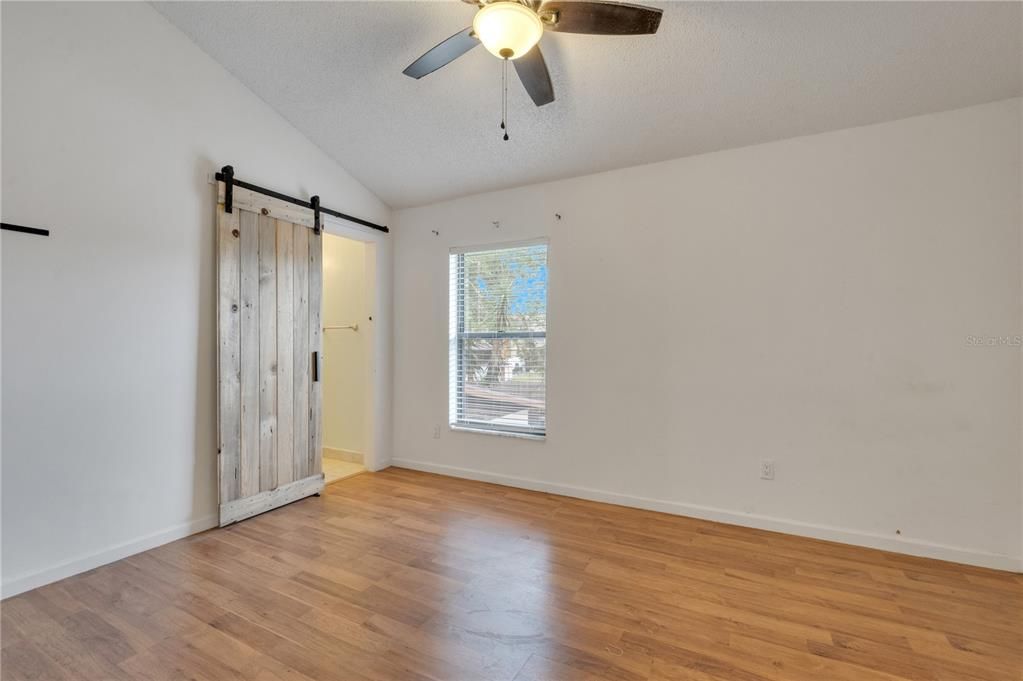 В аренду: $1,975 (2 спален, 2 ванн, 1112 Квадратных фут)