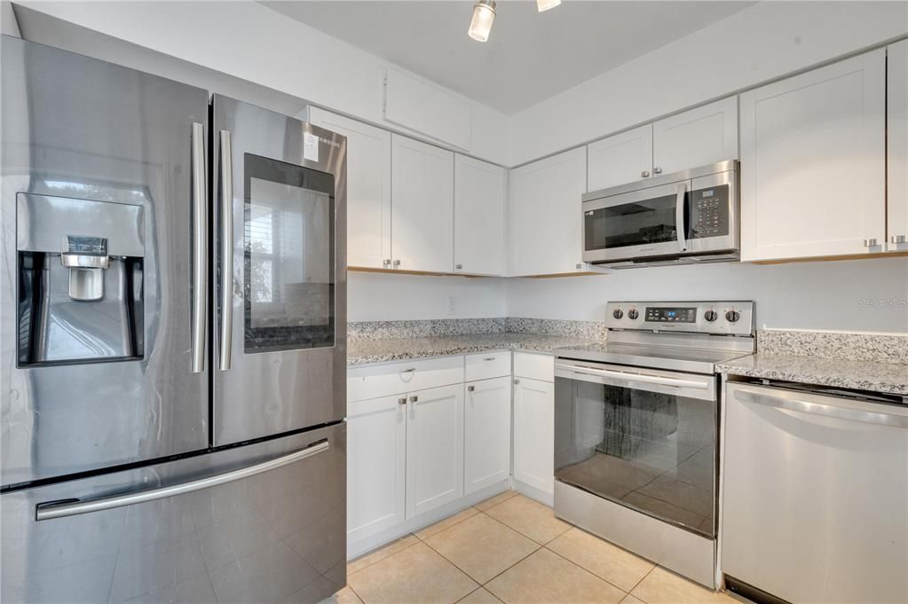 В аренду: $1,975 (2 спален, 2 ванн, 1112 Квадратных фут)