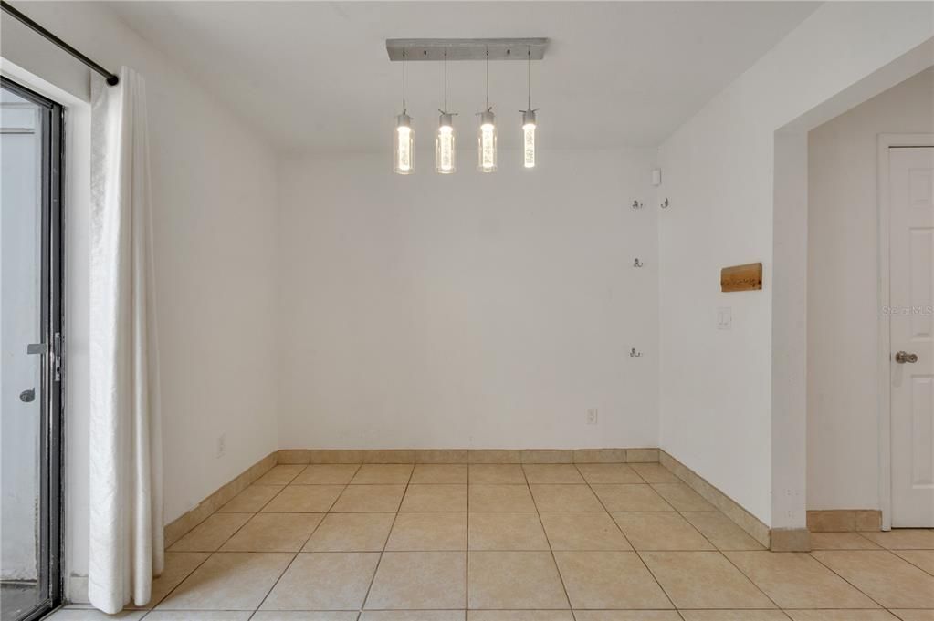 В аренду: $1,975 (2 спален, 2 ванн, 1112 Квадратных фут)