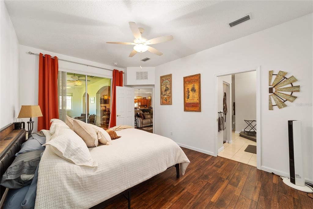 For Sale: $308,000 (3 beds, 2 baths, 1783 Square Feet)