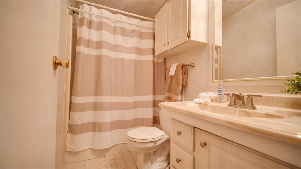 Activo con contrato: $189,900 (2 camas, 2 baños, 1066 Pies cuadrados)