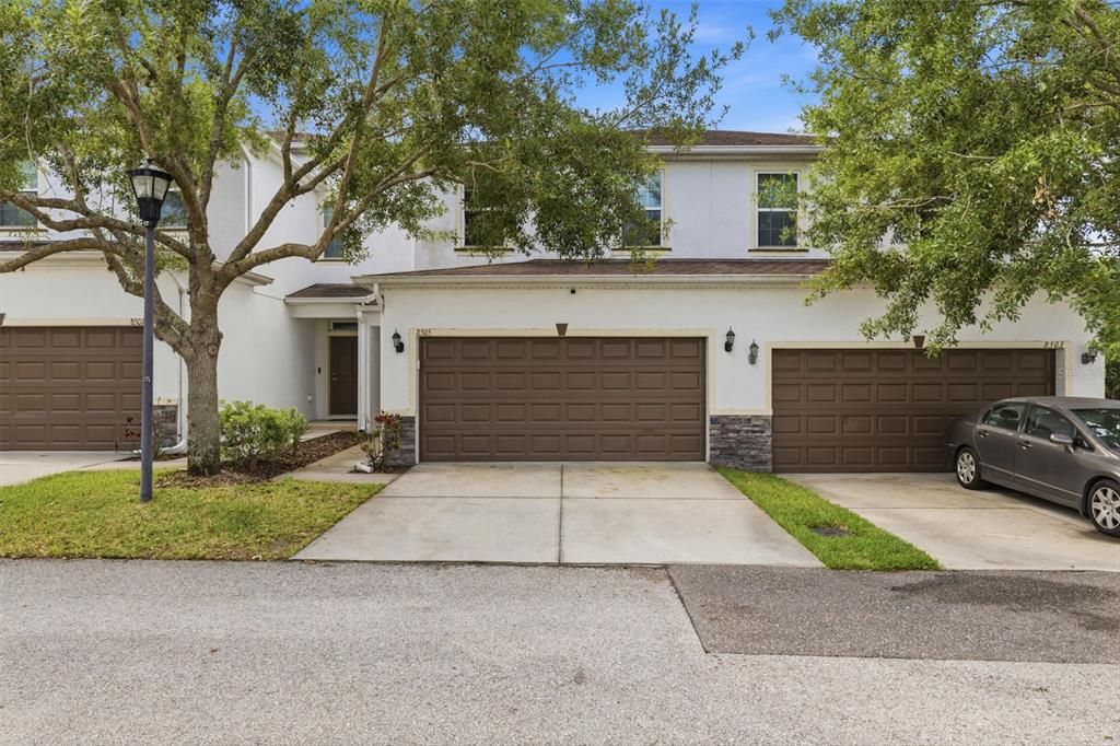 Activo con contrato: $334,999 (3 camas, 2 baños, 1897 Pies cuadrados)