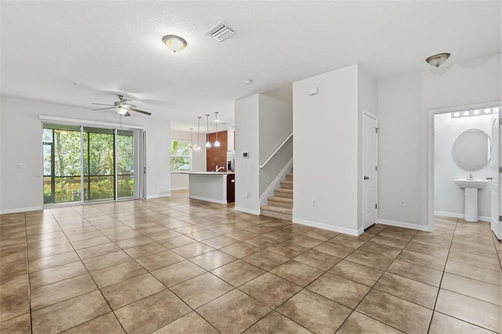 Activo con contrato: $334,999 (3 camas, 2 baños, 1897 Pies cuadrados)