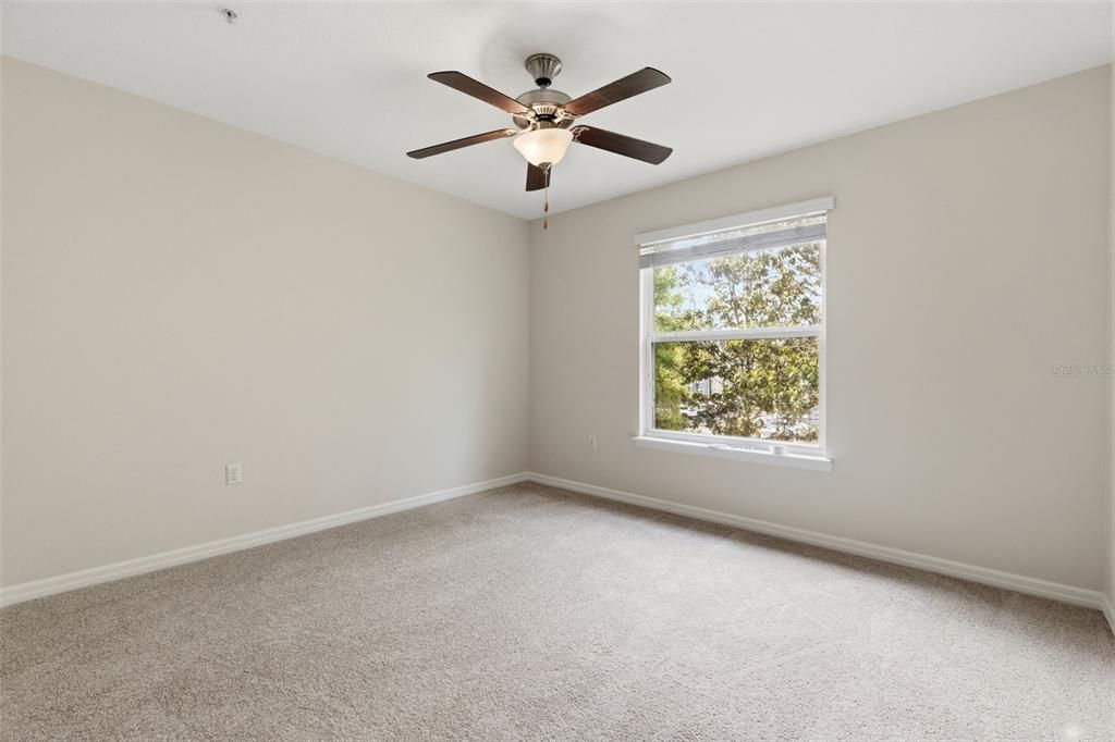 Activo con contrato: $334,999 (3 camas, 2 baños, 1897 Pies cuadrados)