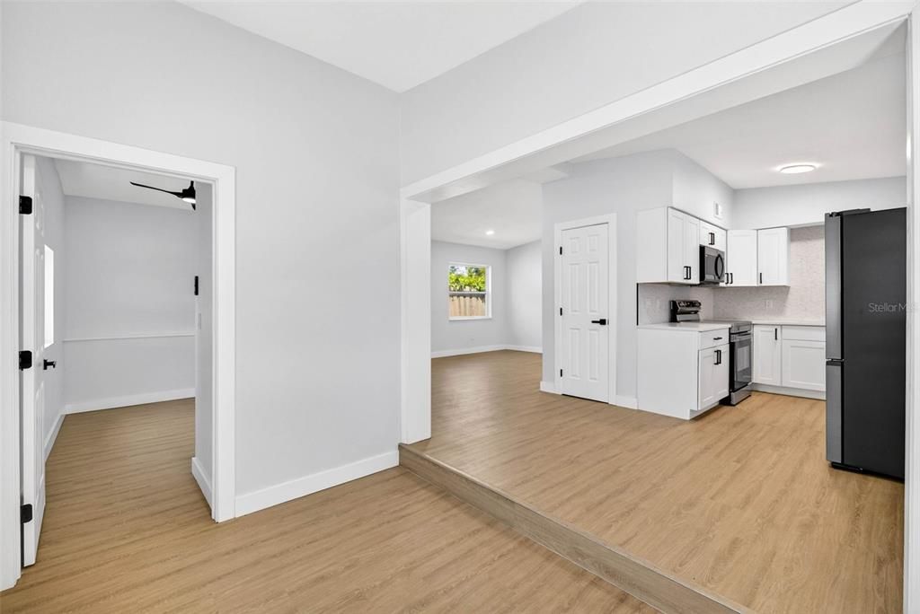 Activo con contrato: $300,000 (3 camas, 1 baños, 1032 Pies cuadrados)