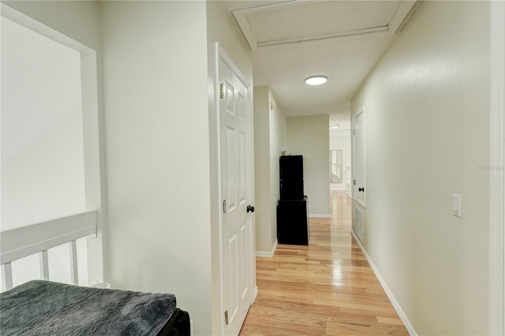 Activo con contrato: $885,000 (5 camas, 2 baños, 3132 Pies cuadrados)
