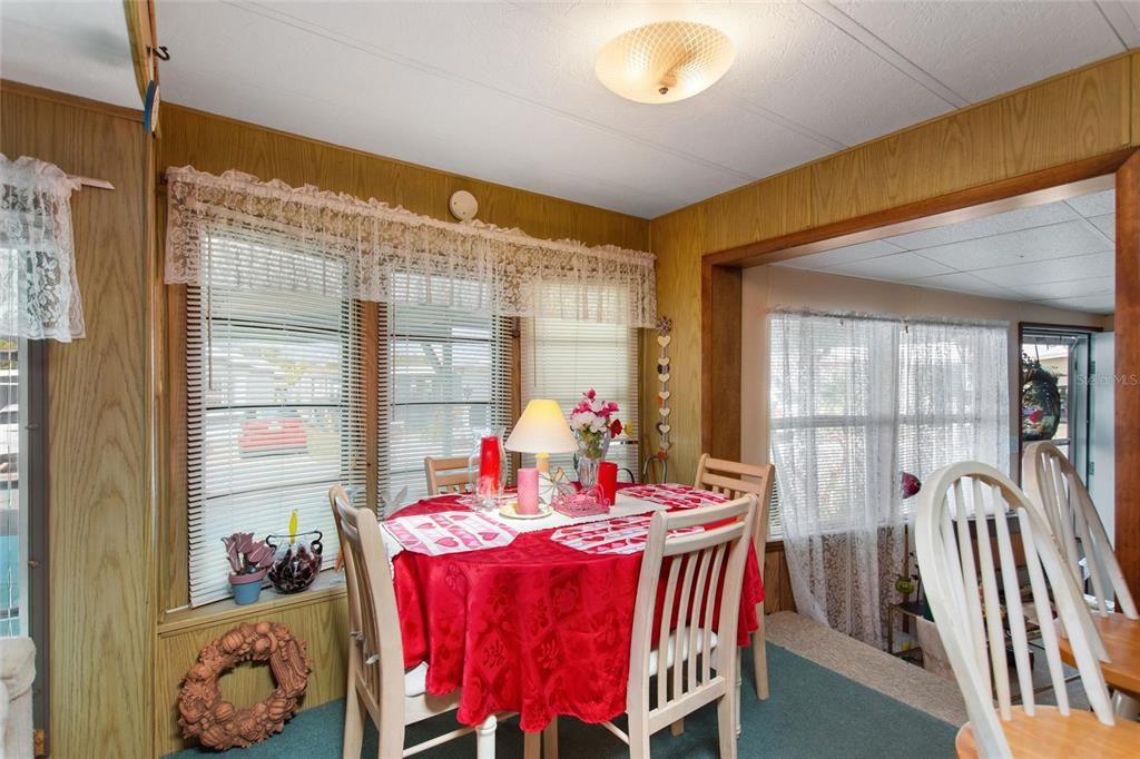 For Sale: $85,000 (1 beds, 1 baths, 364 Square Feet)
