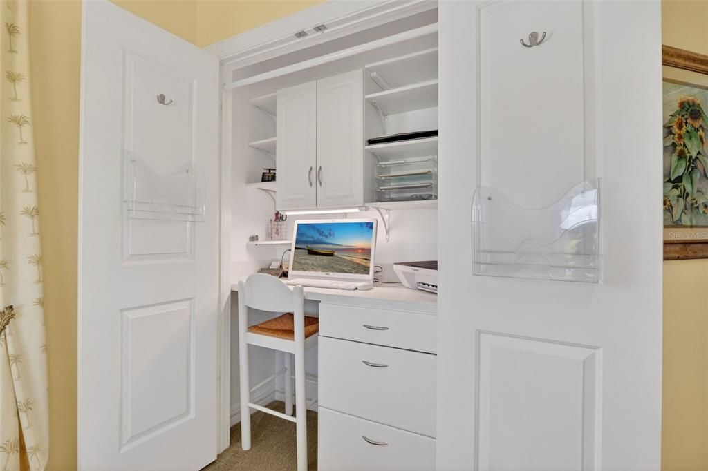 For Sale: $699,000 (3 beds, 2 baths, 2071 Square Feet)