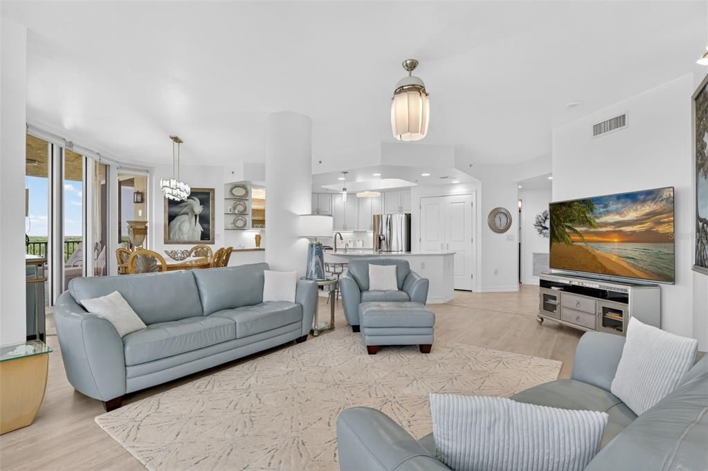 For Sale: $699,000 (3 beds, 2 baths, 2071 Square Feet)