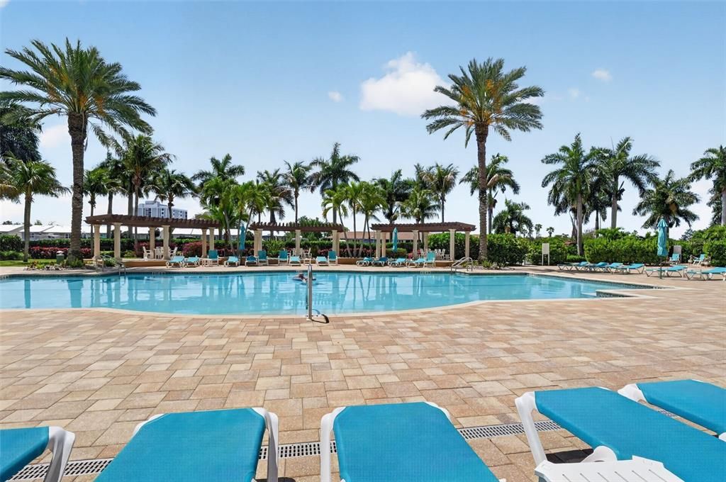 For Sale: $699,000 (3 beds, 2 baths, 2071 Square Feet)