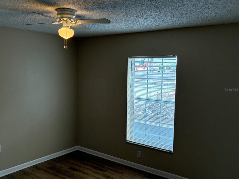 For Rent: $1,300 (2 beds, 1 baths, 820 Square Feet)