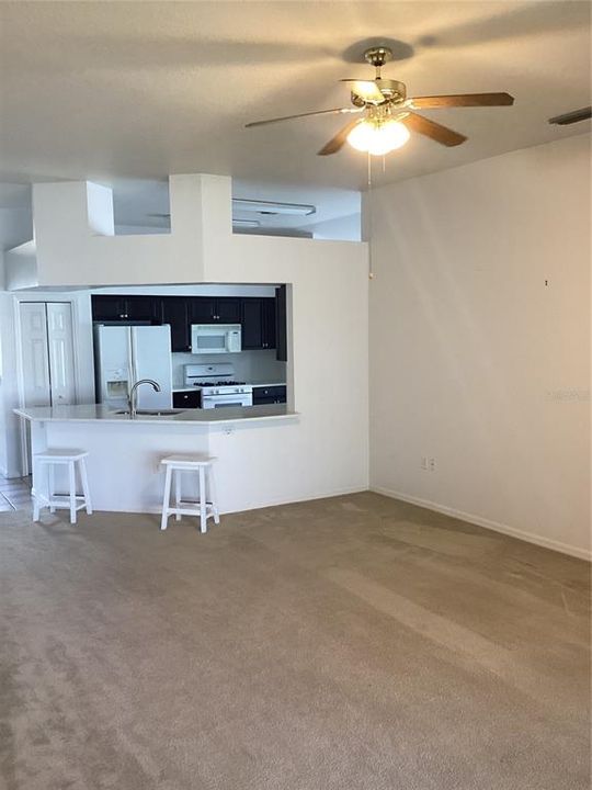 For Rent: $2,599 (4 beds, 2 baths, 2080 Square Feet)