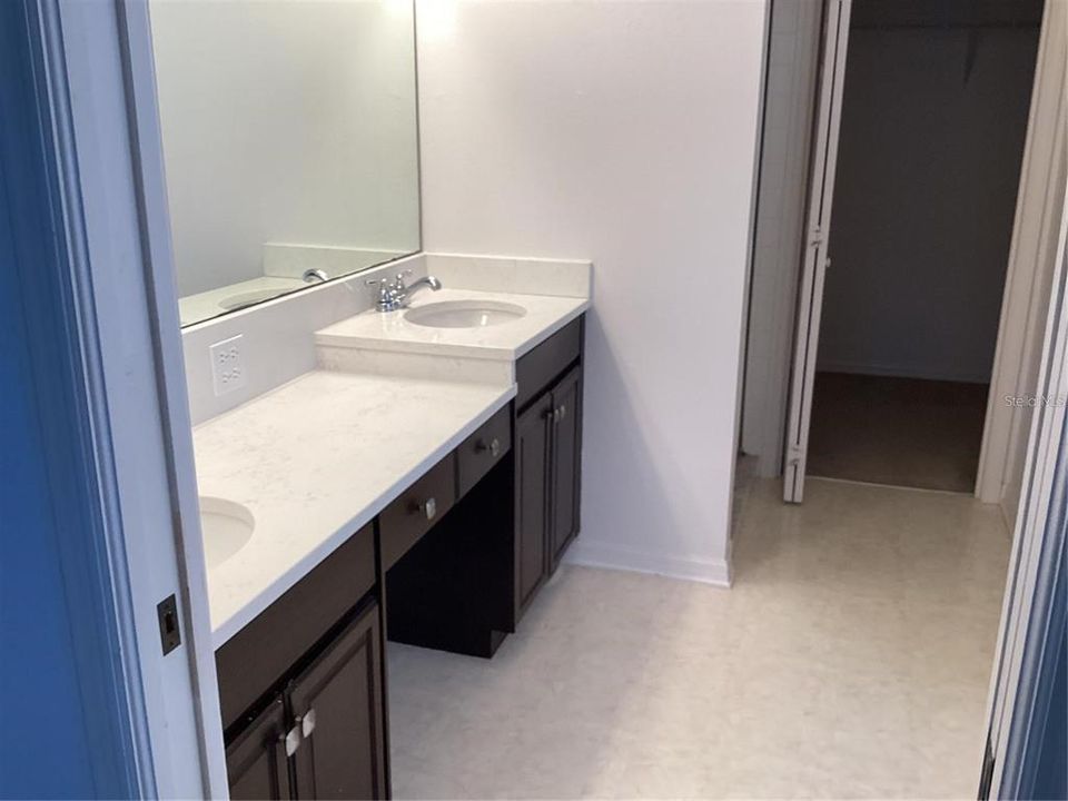 For Rent: $2,599 (4 beds, 2 baths, 2080 Square Feet)