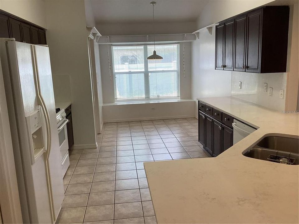 For Rent: $2,599 (4 beds, 2 baths, 2080 Square Feet)